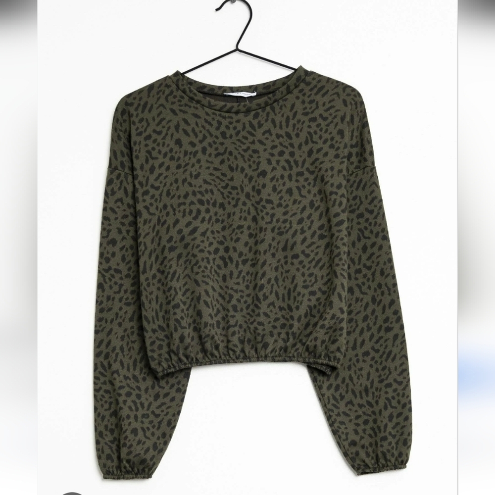 Zara Olive Green Leopard Print Cropped Sweater Top size Small